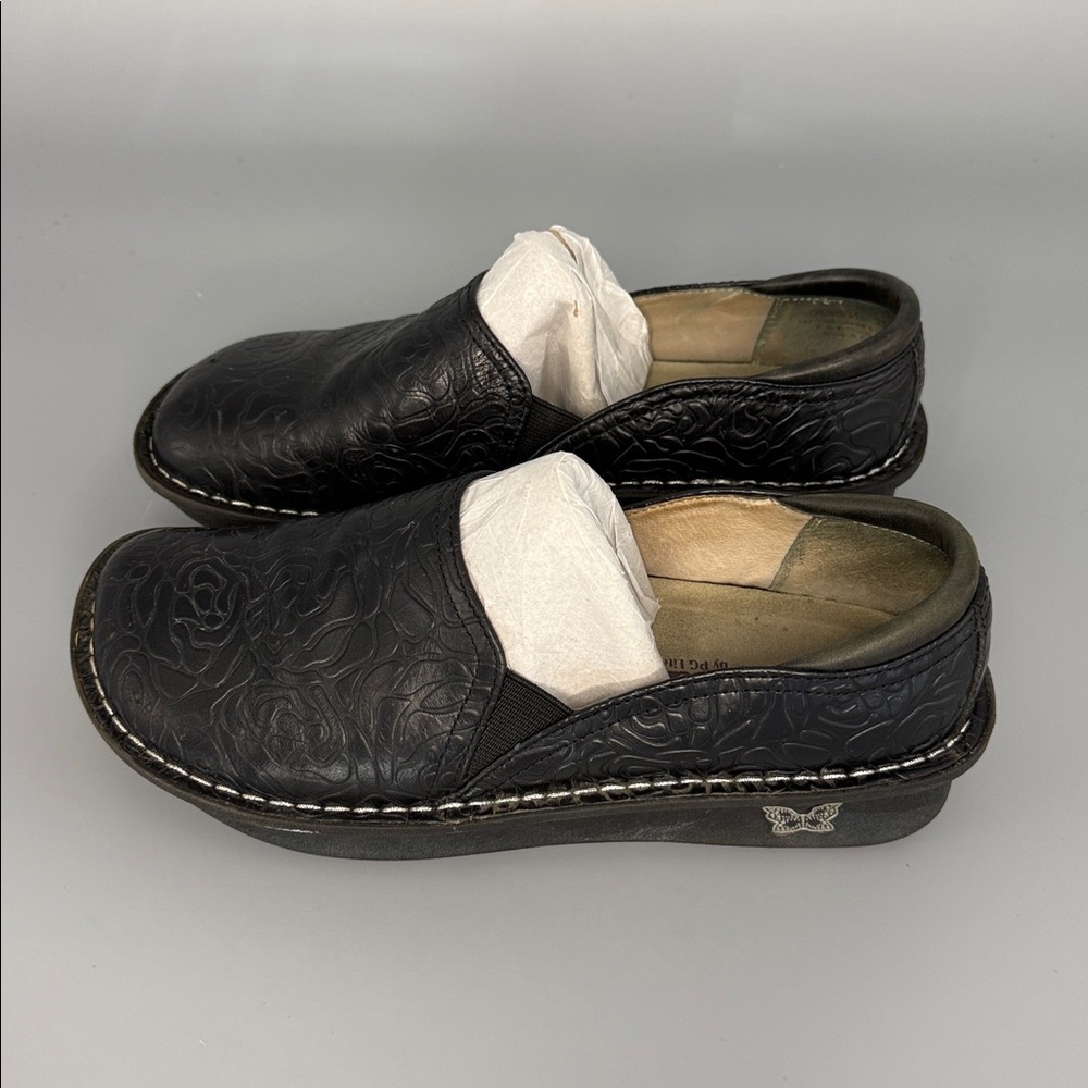 Alegria Debra Professional Clog –Black Embossed Rose Leather 38 EU (US 8-8.5) - Picture 4 of 11